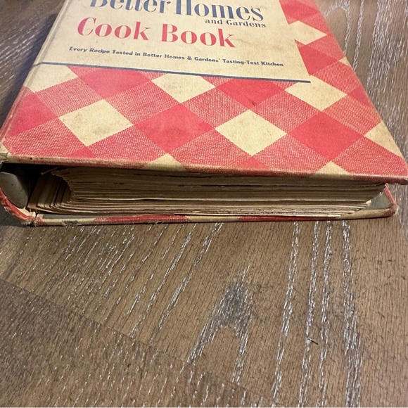 Vintage 1948 Better Homes and Gardens cookbook - Picture 6 of 10